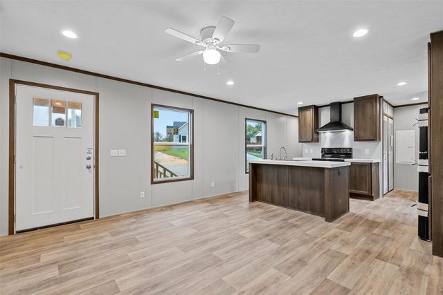 1107 Ridgeview Circle, Granbury, TX 76048