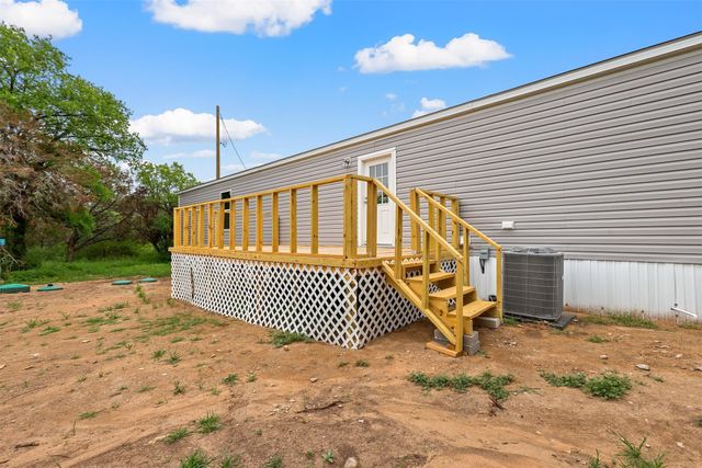 1107 Ridgeview Circle, Granbury, TX 76048