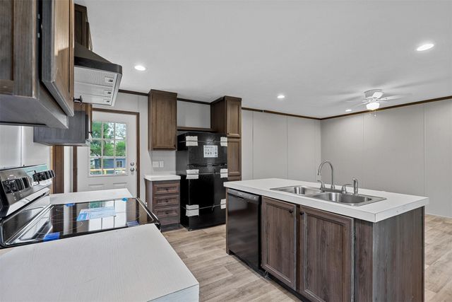 1107 Ridgeview Circle, Granbury, TX 76048