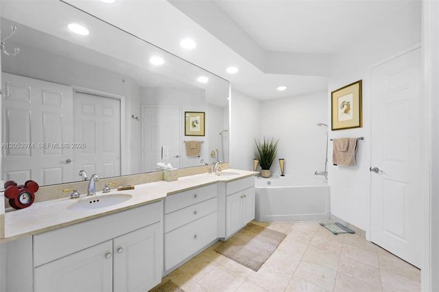 3370 Hidden Bay Dr 507, Aventura, FL 33180