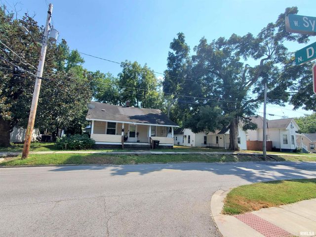 307 W SYCAMORE Street, Carbondale, IL 62901