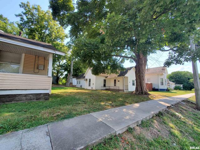 307 W SYCAMORE Street, Carbondale, IL 62901