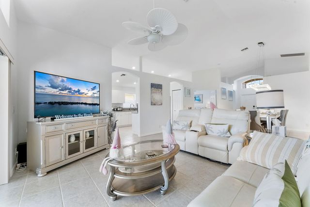 6887 Viale Elizabeth, Delray Beach, FL 33446