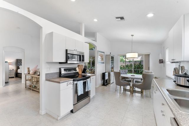6887 Viale Elizabeth, Delray Beach, FL 33446