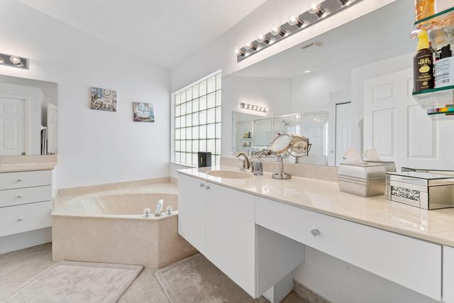 6887 Viale Elizabeth, Delray Beach, FL 33446