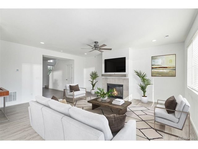 126 S Vandriver Way, Aurora, CO 80018