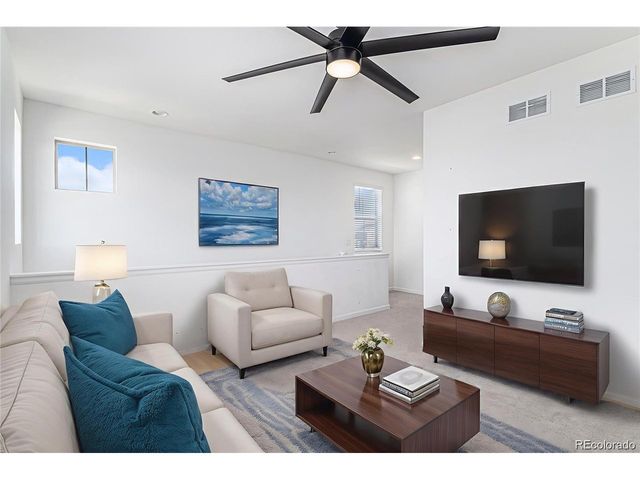 126 S Vandriver Way, Aurora, CO 80018