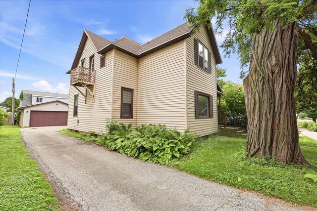 1010 N DIVISION STREET, Appleton, WI 54911