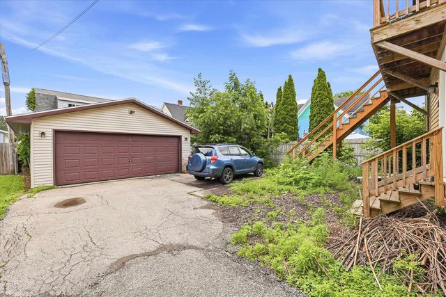 1010 N DIVISION STREET, Appleton, WI 54911