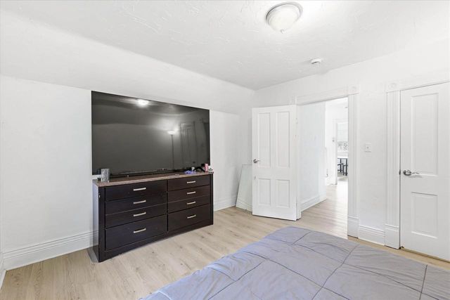 1010 N DIVISION STREET, Appleton, WI 54911