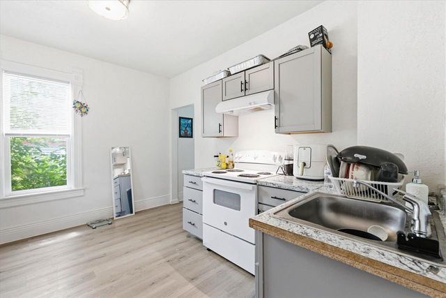 1010 N DIVISION STREET, Appleton, WI 54911