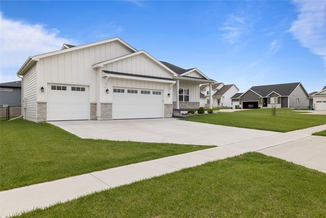 834 33rd Court SW, Altoona, IA 50009