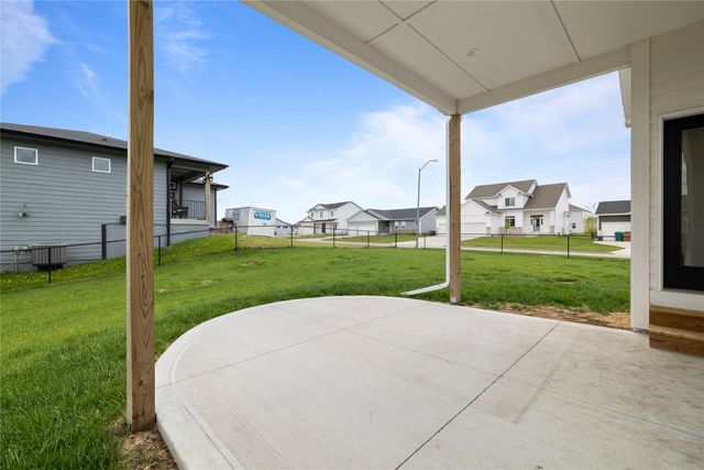 834 33rd Court SW, Altoona, IA 50009