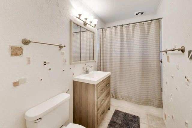 1030 Jenkins DRIVE, Fontana, WI 53125
