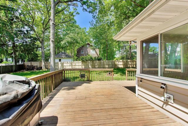 1030 Jenkins DRIVE, Fontana, WI 53125