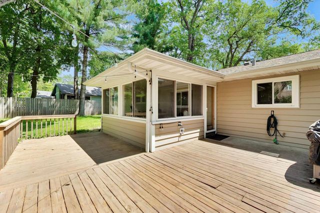 1030 Jenkins DRIVE, Fontana, WI 53125