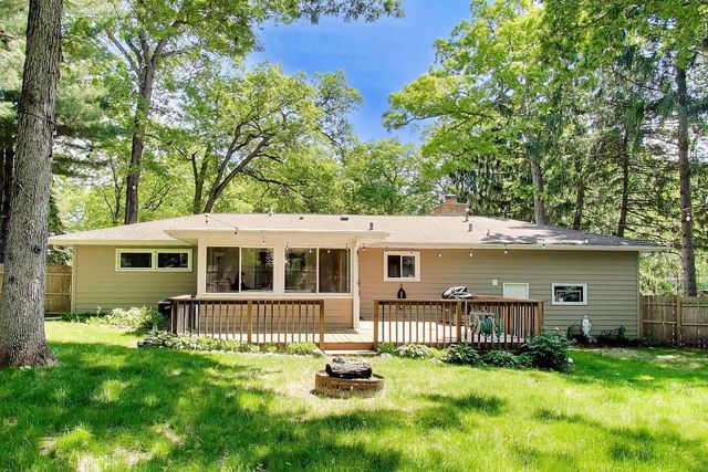 1030 Jenkins DRIVE, Fontana, WI 53125