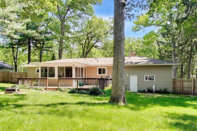 1030 Jenkins DRIVE, Fontana, WI 53125