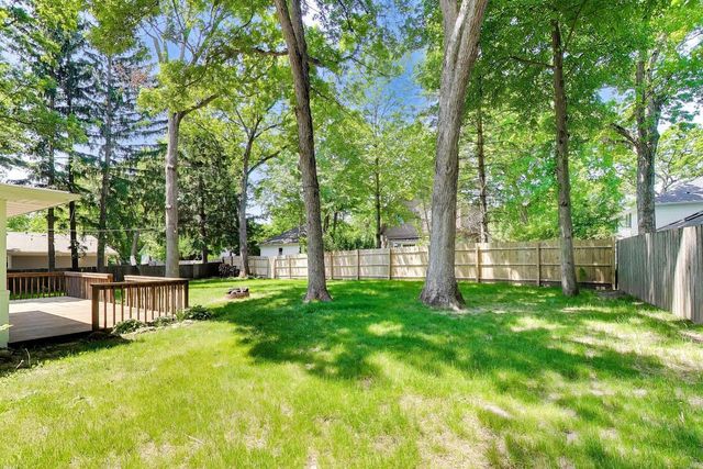 1030 Jenkins DRIVE, Fontana, WI 53125