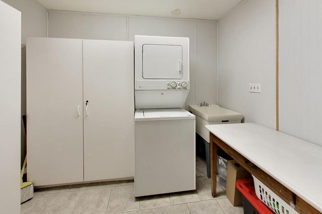 1030 Jenkins DRIVE, Fontana, WI 53125