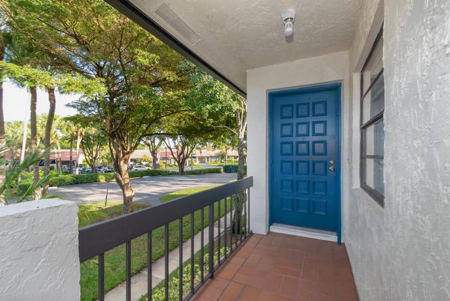 21703 Tall Palm Circle 5-D, Boca Raton, FL 33433