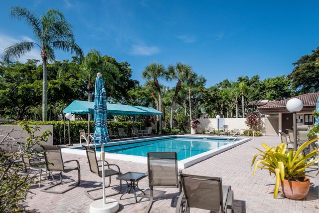 21703 Tall Palm Circle 5-D, Boca Raton, FL 33433