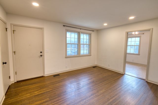 2538 Woodberry Dr, Nashville, TN 37214