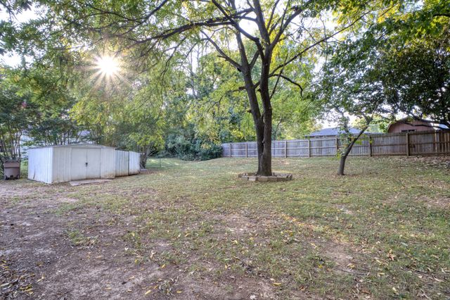 2538 Woodberry Dr, Nashville, TN 37214