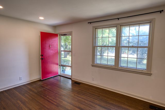 2538 Woodberry Dr, Nashville, TN 37214