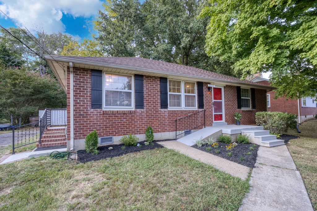2538 Woodberry Dr, Nashville, TN 37214