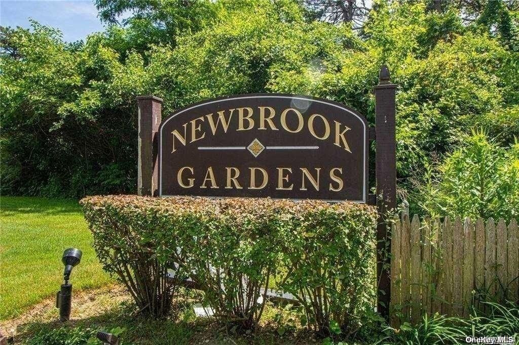 191 Newbrook Lane 191, Bay Shore, NY 11706