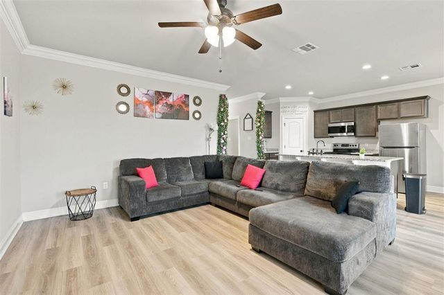 7962 Lecompte Townes, Iowa, LA 70647