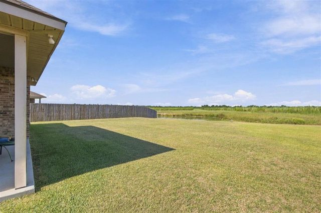 7962 Lecompte Townes, Iowa, LA 70647