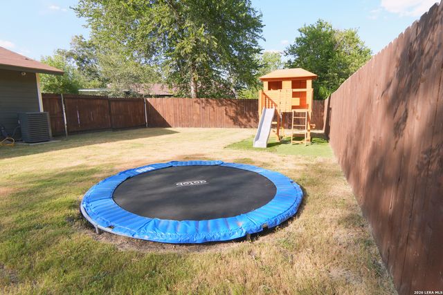 6086 Castle Hunt, San Antonio, TX 78218