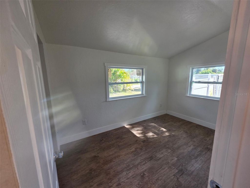 Image 12 of property listing at 503 OLIVE AVENUE, Nokomis, FL 34275