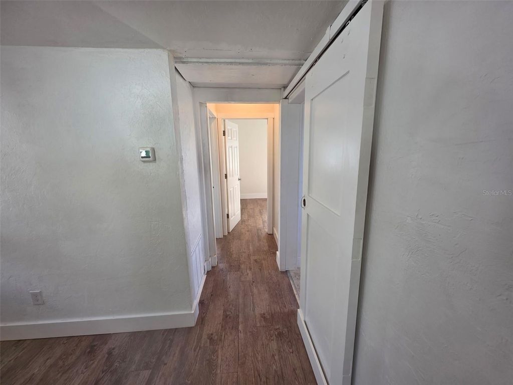 Image 14 of property listing at 503 OLIVE AVENUE, Nokomis, FL 34275