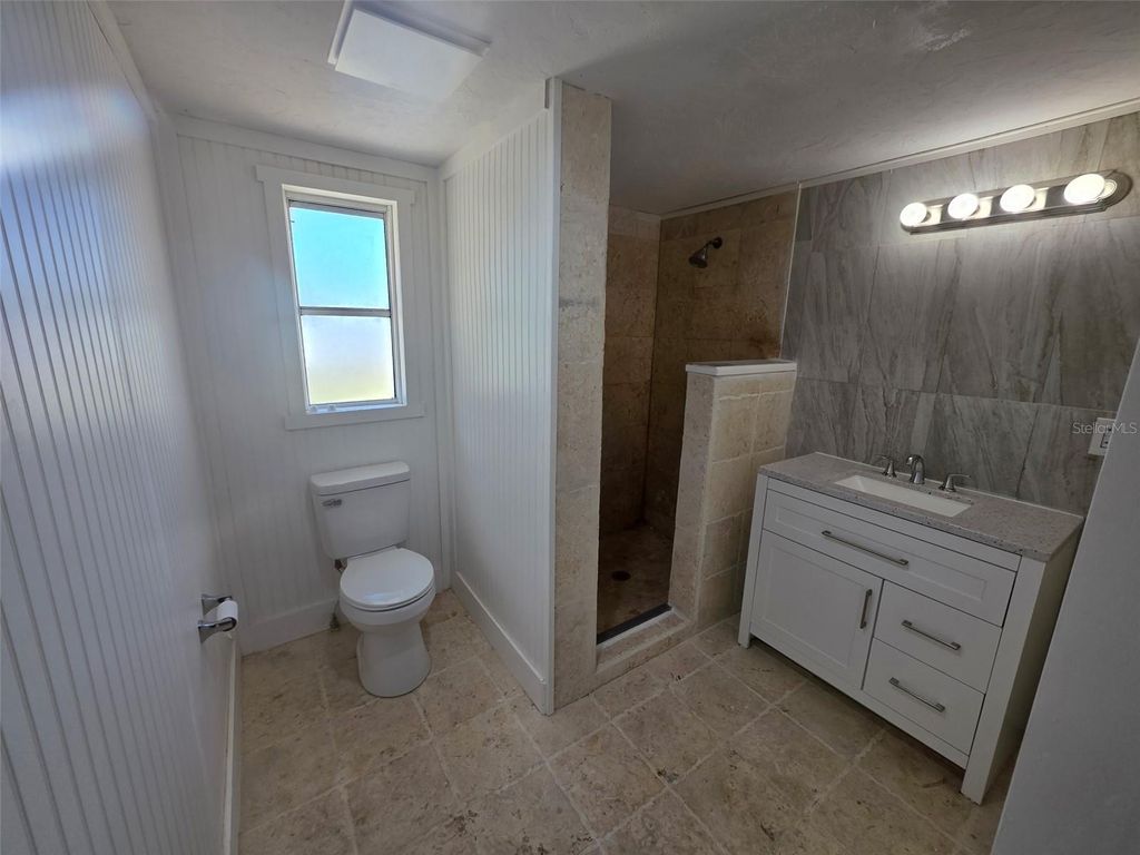 Image 17 of property listing at 503 OLIVE AVENUE, Nokomis, FL 34275