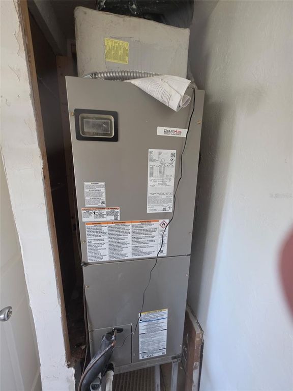 Image 20 of property listing at 503 OLIVE AVENUE, Nokomis, FL 34275