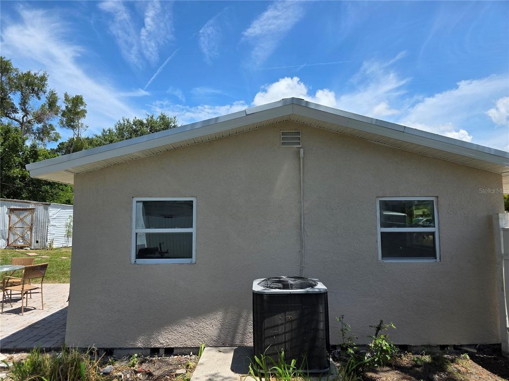 Image 3 of property listing at 503 OLIVE AVENUE, Nokomis, FL 34275