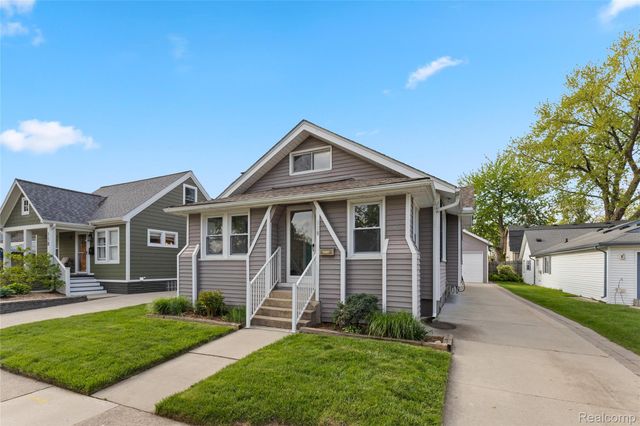 110 Nakota Street, Clawson, MI 48017