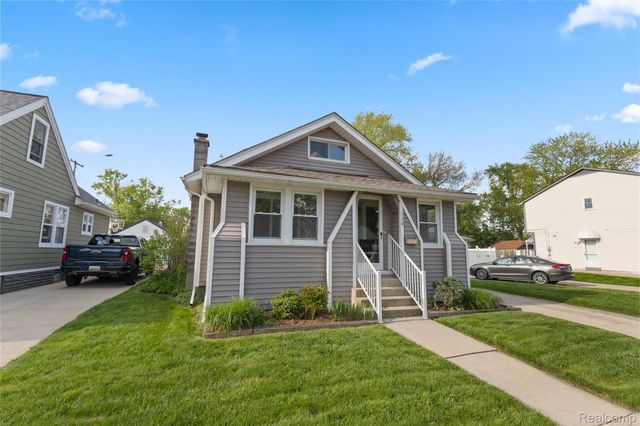 110 Nakota Street, Clawson, MI 48017