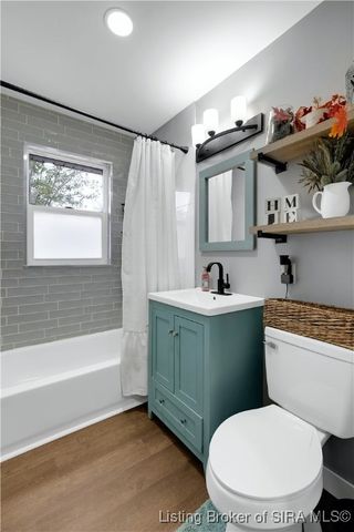 1121 S Sherwood Avenue, Clarksville, IN 47129