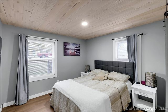 1121 S Sherwood Avenue, Clarksville, IN 47129