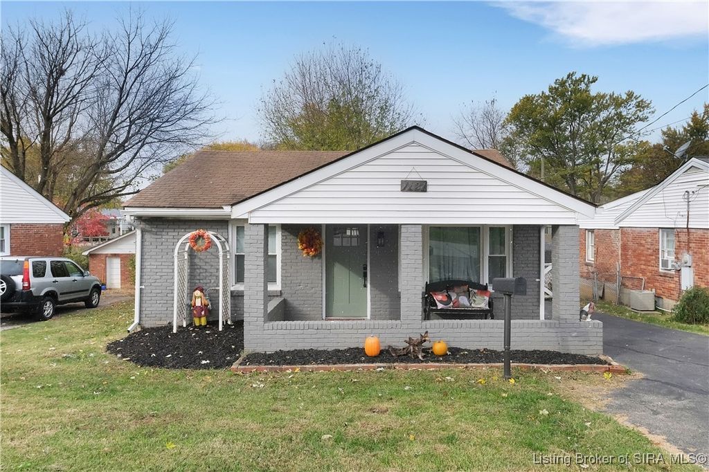 1121 S Sherwood Avenue, Clarksville, IN 47129