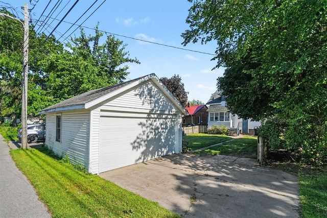 333 W 17th Street, Holland, MI 49423