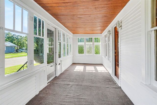 333 W 17th Street, Holland, MI 49423