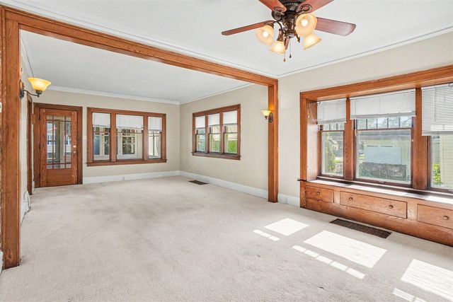 333 W 17th Street, Holland, MI 49423
