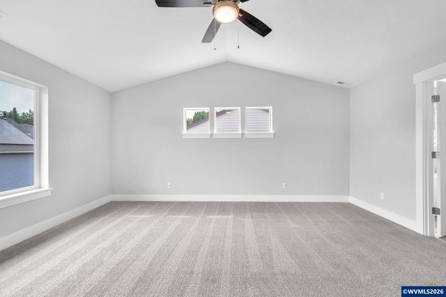 777 Riley Dr Dr, Silverton, OR 97381