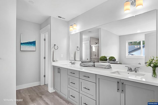 777 Riley Dr Dr, Silverton, OR 97381