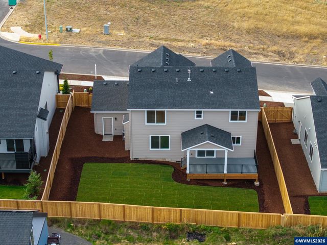 777 Riley Dr Dr, Silverton, OR 97381